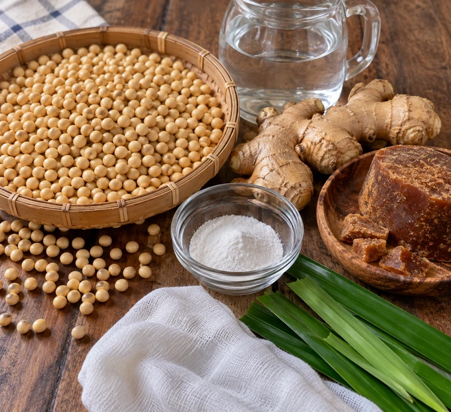 Bahan tahua berupa kedelai, jahe, gula merah, air, tepung, dan daun pandan